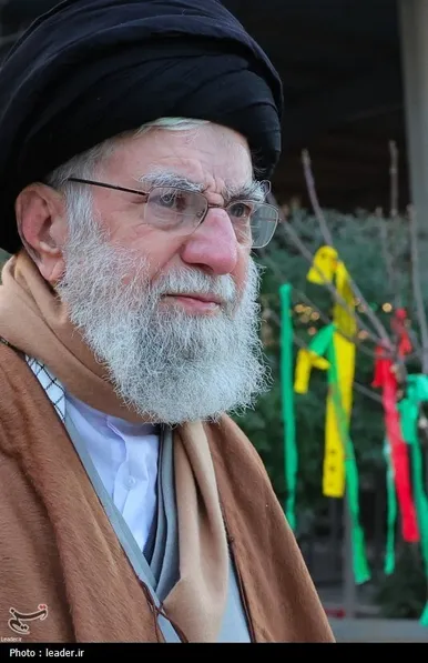 گزارش تصویری | حضور رهبر انقلاب اسلامی در حرم مطهر حضرت امام خمینی (ره)