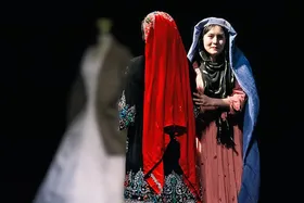 عکس&zwnj;هایی از تئاتر &laquo;مده&zwnj;آ در قندهار&raquo;