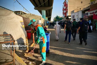 عکس | خدمت رسانی پاکبانان مشهدی به زائران اربعین در نجف اشرف