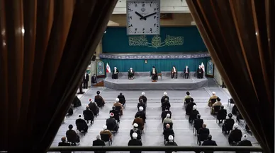 دیدار جمعی از مسئولان نظام و مهمانان شرکت کننده در کنفرانس وحدت اسلامی با رهبر معظم انقلاب