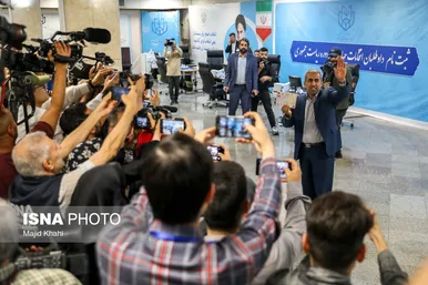 عکس‌هایی از چهره‌های سیاسی که برای ثبت‌ نام انتخابات ریاست جمهوری آمدند