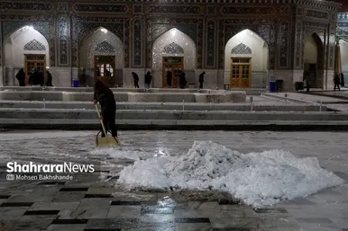 بارش برف زمستانی در حرم مطهر رضوی
