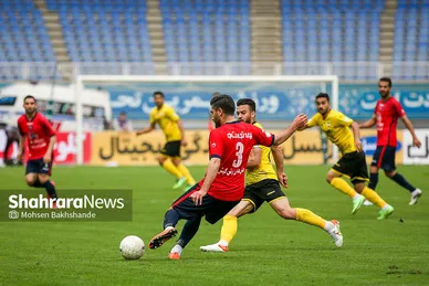 بازی دو تیم نساجی مازندران و سپاهان اصفهان در لیگ برتر