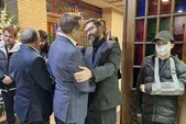 حضور مشاور و دستیار رهبر معظم انقلاب به همراه رئیس‌جمهور در مراسم ترحیم خانواده سقاب‌اصفهانی (۱۷ آذر ۱۴۰۴) + فیلم