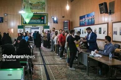 عکس‌هایی از دور دوم انتخابات ریاست جمهوری در مشهد (۴)