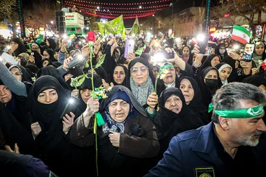 گلباران حرم مطهر رضوی در شب میلاد جوادالائمه (ع)