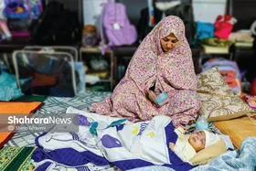 حال وهوای ۲ مسجد مشهد که مأمن مادران معتکف و فرزندانشان است | در آغوش خدا