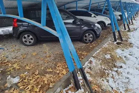 رها سازی ۱۴ خودرو گرفتار در زیر سقف یک پارکینگ در مشهد