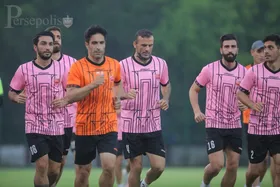 فدراسیون فوتبال دست پرسپولیس را در پوست گردو گذاشت؟