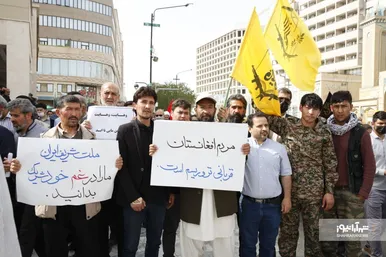 حضور پر تعداد مهاجران افغانستانی در مراسم تشییع پیکر شهید حجت‌الاسلام اصلانی
