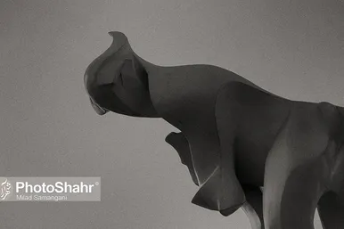 تندیس های افسانه ای شاهنامه در جلوخان آرامگاه فردوسی