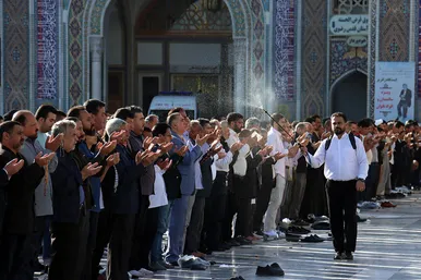 نماز عید فطر در حرم مطهر رضوی
