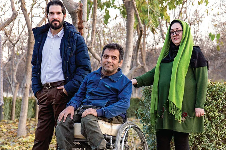 ناله نمی‌کنیم، افتخار می‌کنیم