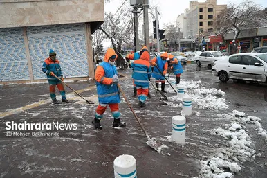 گزارش تصویری | خدمات دهی نیروهای شهرداری مشهد در روزهای برفی