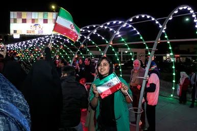 شادی مردم مشهد بعد از برد تیم ملی ایران 2