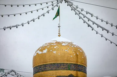بارش برف در حرم مطهر رضوی