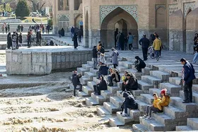 آب به زاینده&zwnj; رود رسید + تصاویر و فیلم