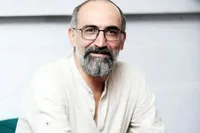 هادی حجازی‌فر، مجری دو پروژه متفاوت می‌شود