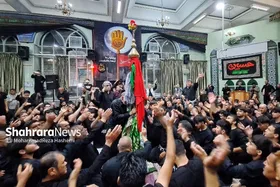 عکس&zwnj;هایی از مراسم علم&zwnj;کِشی مهاجران افغانستانی در مشهد (۲۳ تیرماه ۱۴۰۳)