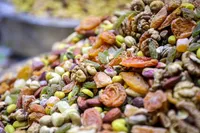 تخلفات بازار شب یلدا را به ۱۳۵ گزارش دهید