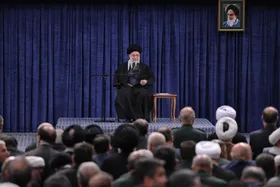 رهبر معظم انقلاب: رژیم صهیونیستی، سیلی اقدام در سوریه را خواهد خورد | فعالیت&zwnj;های وسیع زیر ساختی بخش شیرین اقتصاد است + فیلم و تصاویر
