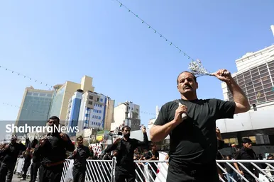 عزاداری شهادت امام رضا (ع) در خیابان‌های منتهی به حرم مطهر رضوی