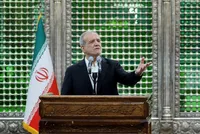 رئیس جمهور در حرم امام خمینی (ره): آنچه در تفاهمنامه به آن رسیدیم، اجماع کسانی بود که دستی در آتش داشتند