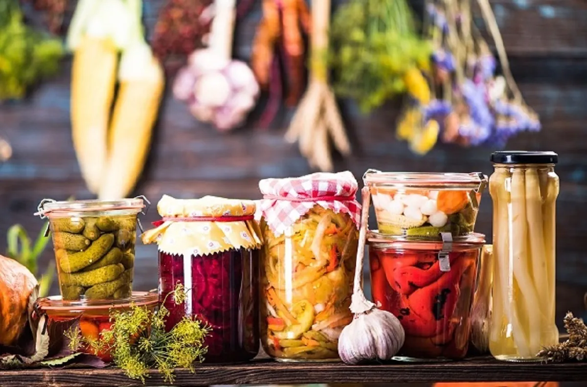 سیر تا پیاز تهیه ۵ ترشی تابستانی خوشمزه
