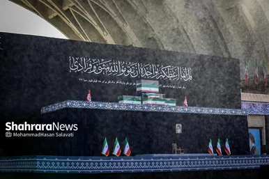 گزارش تصویری | مصلای تهران و حضور پرشور مردم در مراسم وداع با آقای شهید ایران ۱