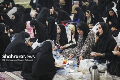 گزارش تصویری | ضیافت افطار در حرم مطهر رضوی