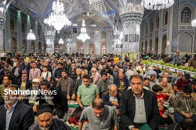 دعا برای سلامتی رئیس جمهور در حرم مطهر رضوی