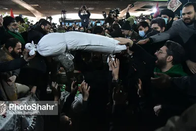 مراسم تدفین پیکر مطهر سه شهید گمنام در میدان شهدا مشهد
