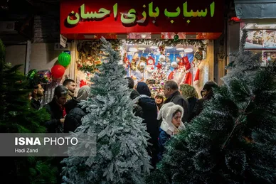 گزارش تصویری | حال و هوای شب کریسمس - تهران