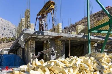 زندگی در سی سخت یک سال پس از زلزله