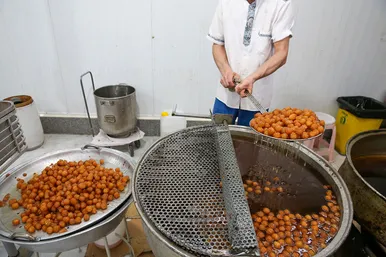 پخت زولبیا و بامیه