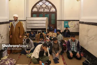 آیین معنوی اعتکاف در حرم امام رضا (ع)