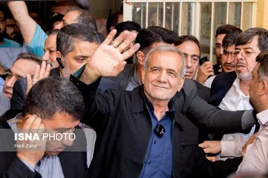 عکس‌هایی از پزشکیان و جلیلی پای صندوق رای در مرحله دوم انتخابات