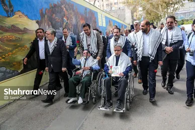 عکس | رونمایی از دیوارنگاره «از حماسه دیروز تا حماسه امروز»