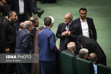 عکس‌هایی از رئیس جمهور در جلسات رای اعتماد وزرای پیشنهادی