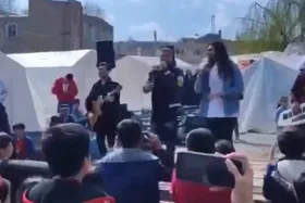 ویدئو | حضور &laquo;ماکان بند&raquo; در جمع زلزله&zwnj;زدگان خوی