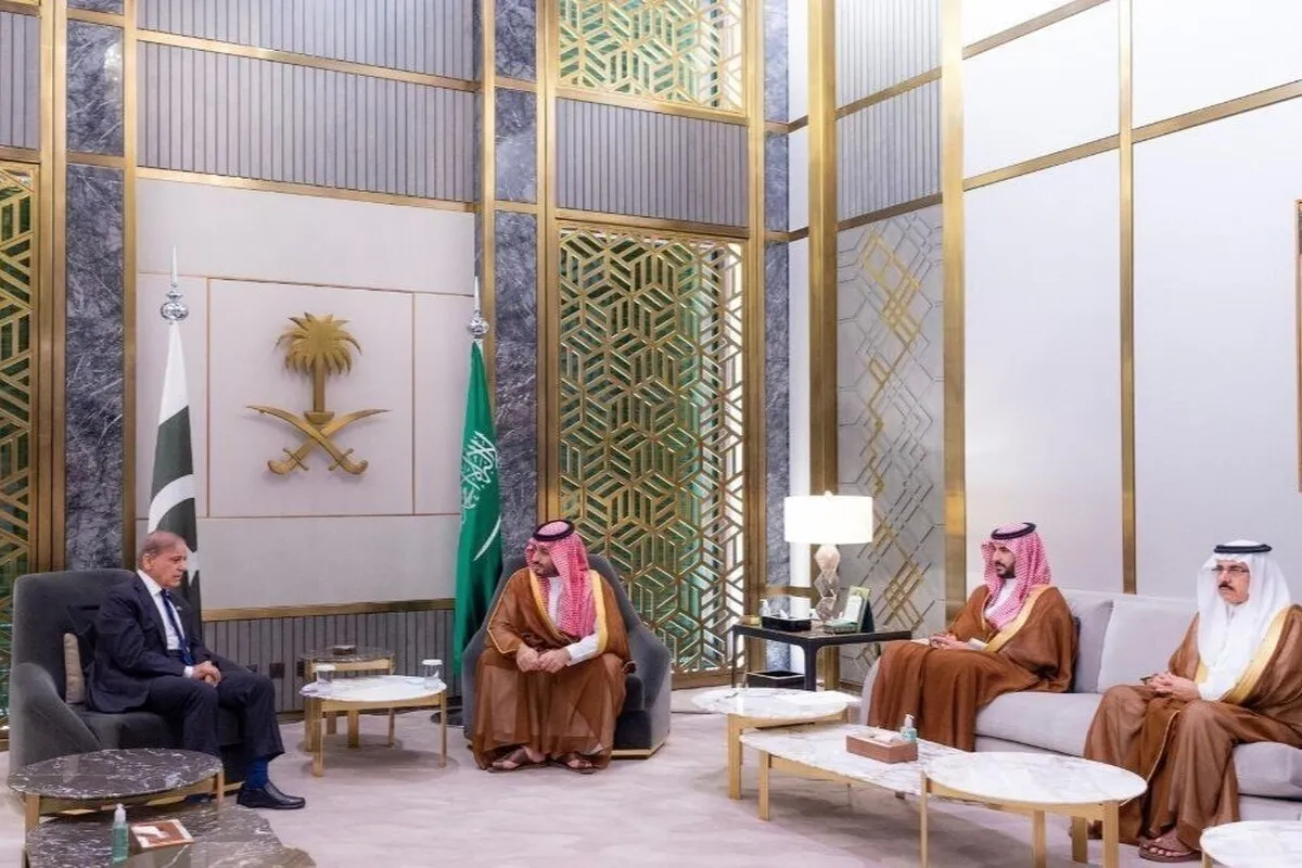 نخست‌وزیر پاکستان در جده با ولیعهد عربستان دیدار کرد