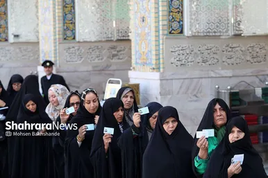 عکس‌هایی از مرحله دوم انتخابات چهاردهمین دوره ریاست‌جمهوری در مشهد (۱)
