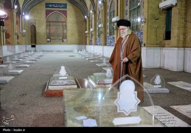 گزارش تصویری | حضور رهبر انقلاب اسلامی در حرم مطهر حضرت امام خمینی (ره)