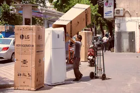 قیمت&zwnj;گذاری عجیب برای کارتن یخچال!