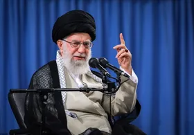 سخنرانی رهبر انقلاب درباره &laquo;بی&zwnj;حجابی اجباری&raquo; برای زنان ایرانی در دوران رضاخان پهلوی+ فیلم