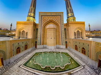 عکس‌هایی از میدان قبله حرم مطهر رضوی