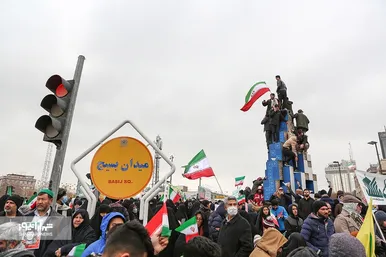 گزارش تصویری حضور باشکوه مردم مشهد در راهپیمایی ۲۲ بهمن - ۲