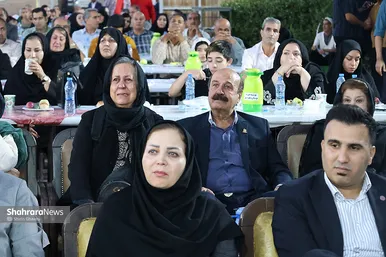 گزارش تصویری | آیین اهدای ۳۰۰ دستگاه ویلچر و بسته تحصیلی به معلولان و دانش‌آموزان تحت پوشش بهزیستی خراسان رضوی