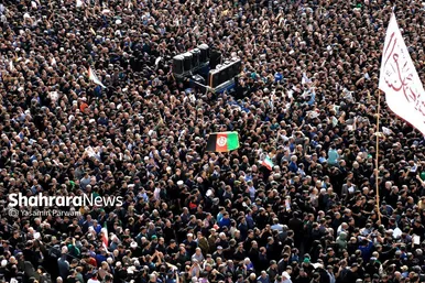 حضور مهاجران افغانستان در مراسم خاکسپاری رئیس‌جمهور شهید در مشهد