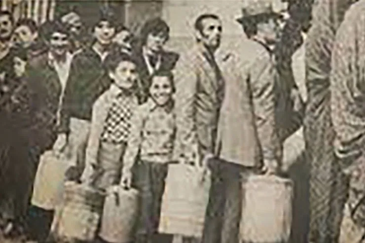 ما توی صف قد کشیدیم